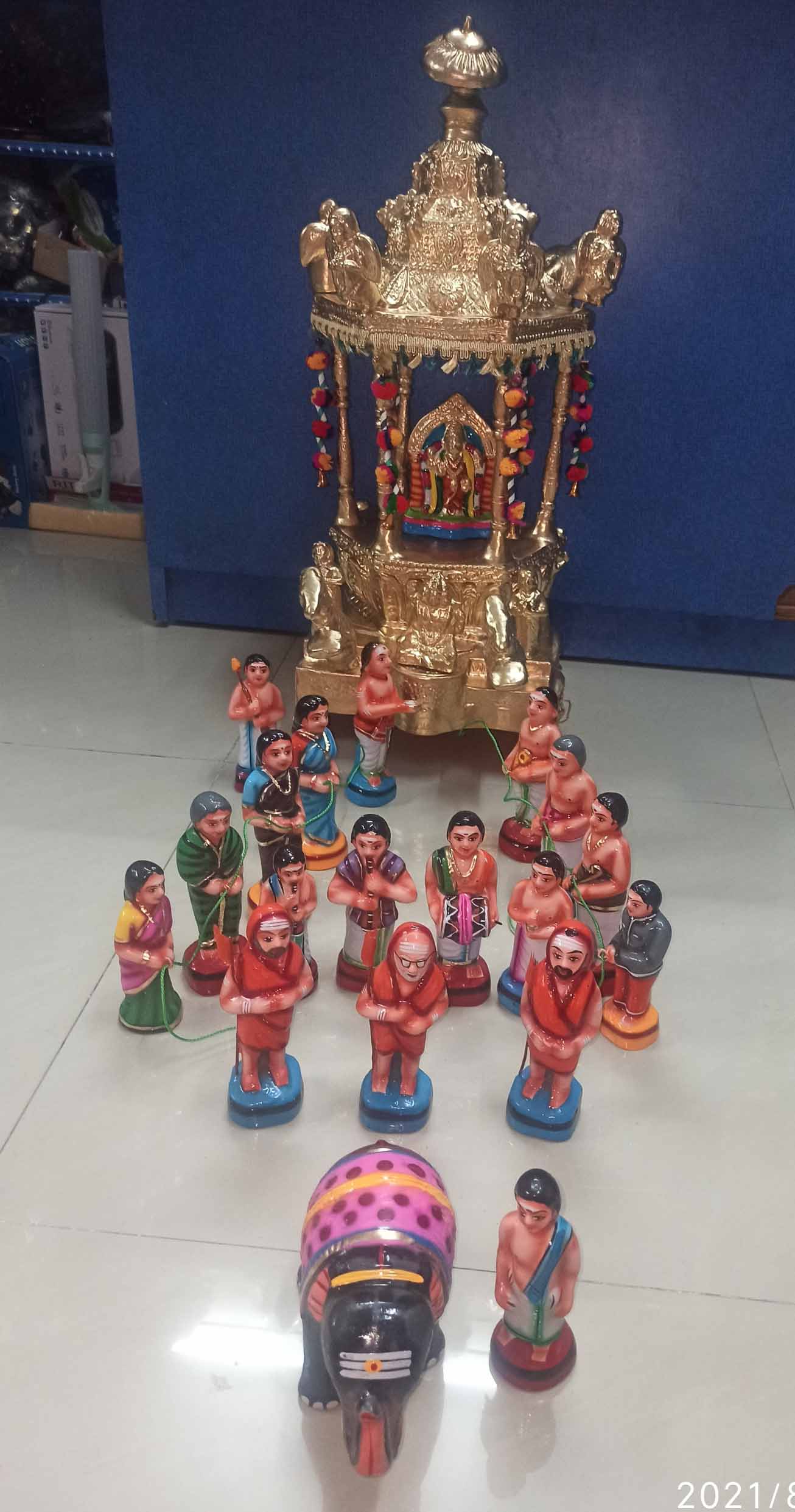 1306px x 2482px - KAMAKSHI THANGA THER [ GOLDEN CHARIOT ] â€“ 27â€³ â€“ CLAY DOLLS WITH PAPER  CHARIOT â€“ Welcome to Divine Collections